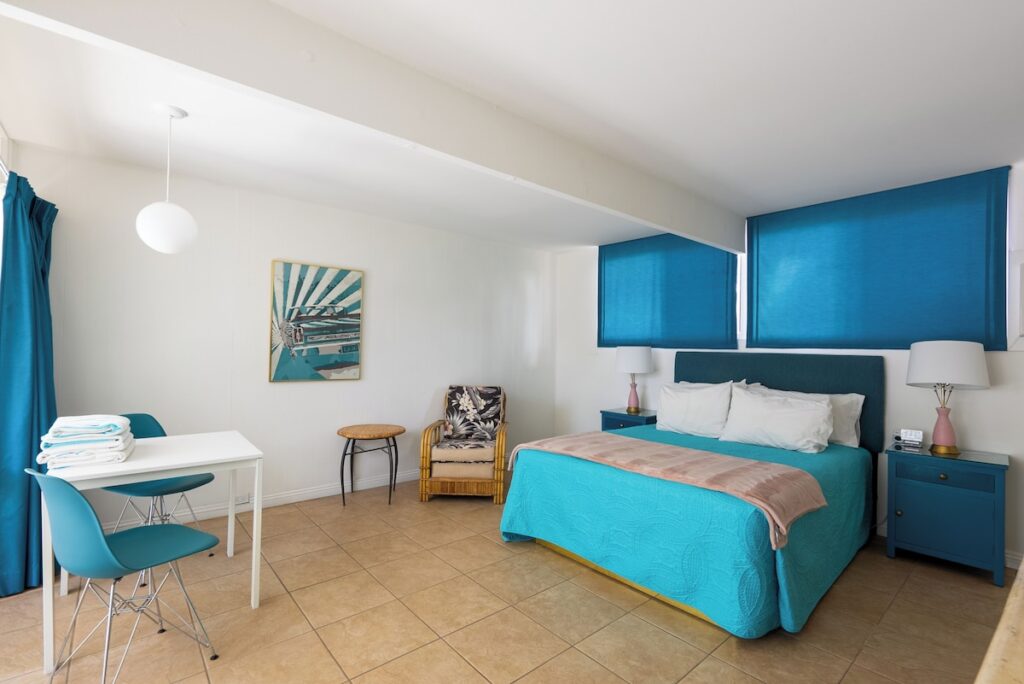 The Monkey Tree by AvantStay  Mid-Century Modern Oasis with Pool - Image 3